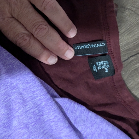 Lot of 9 tee shirts and tanks. Long and Short sleeves . XL and XXL. See pictures - Picture 6 of 8